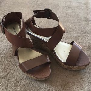 Strappy wedges!